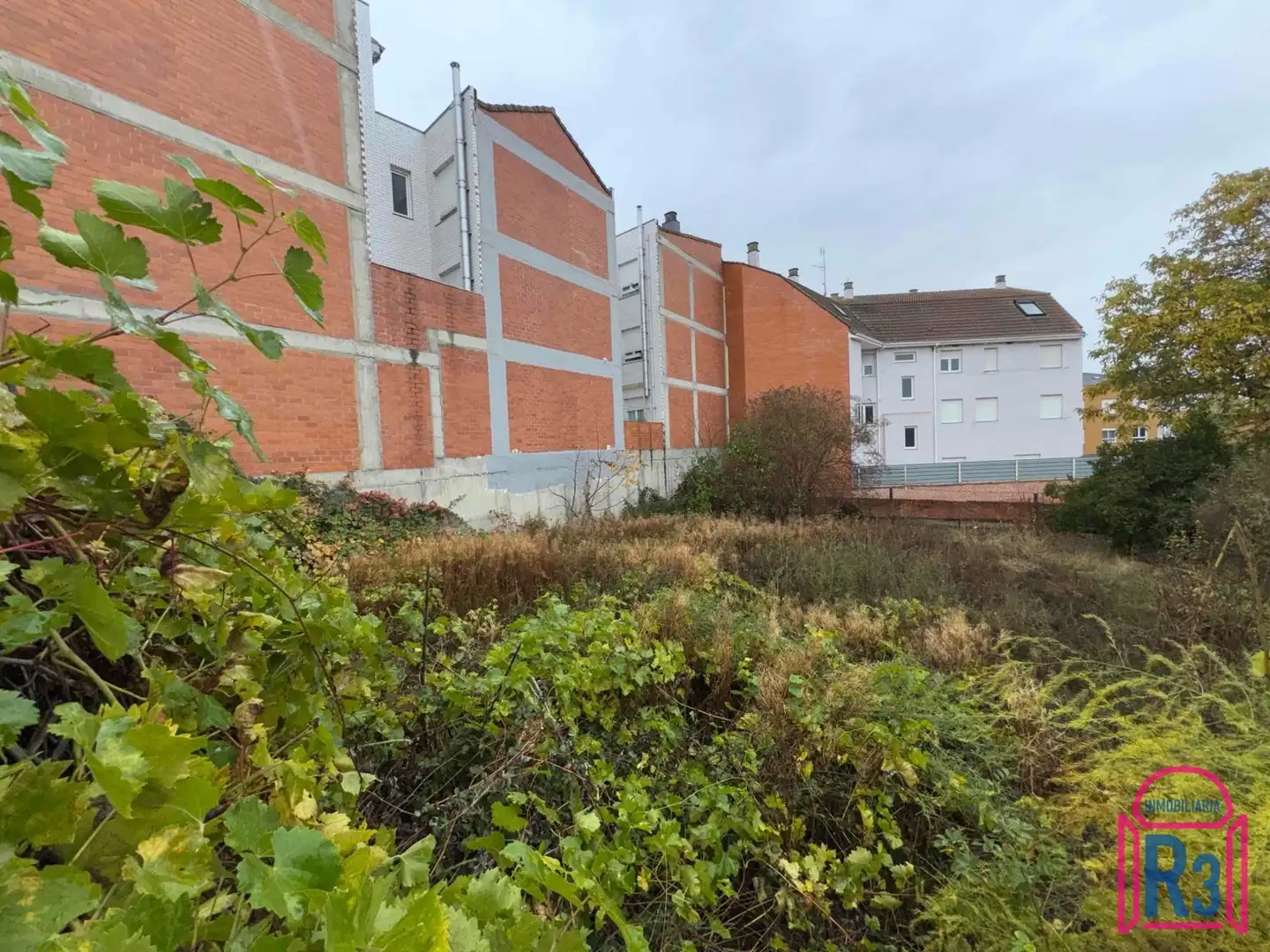 Casa o xalet en venda en León Capital  amb Calefacció i Jardí privat