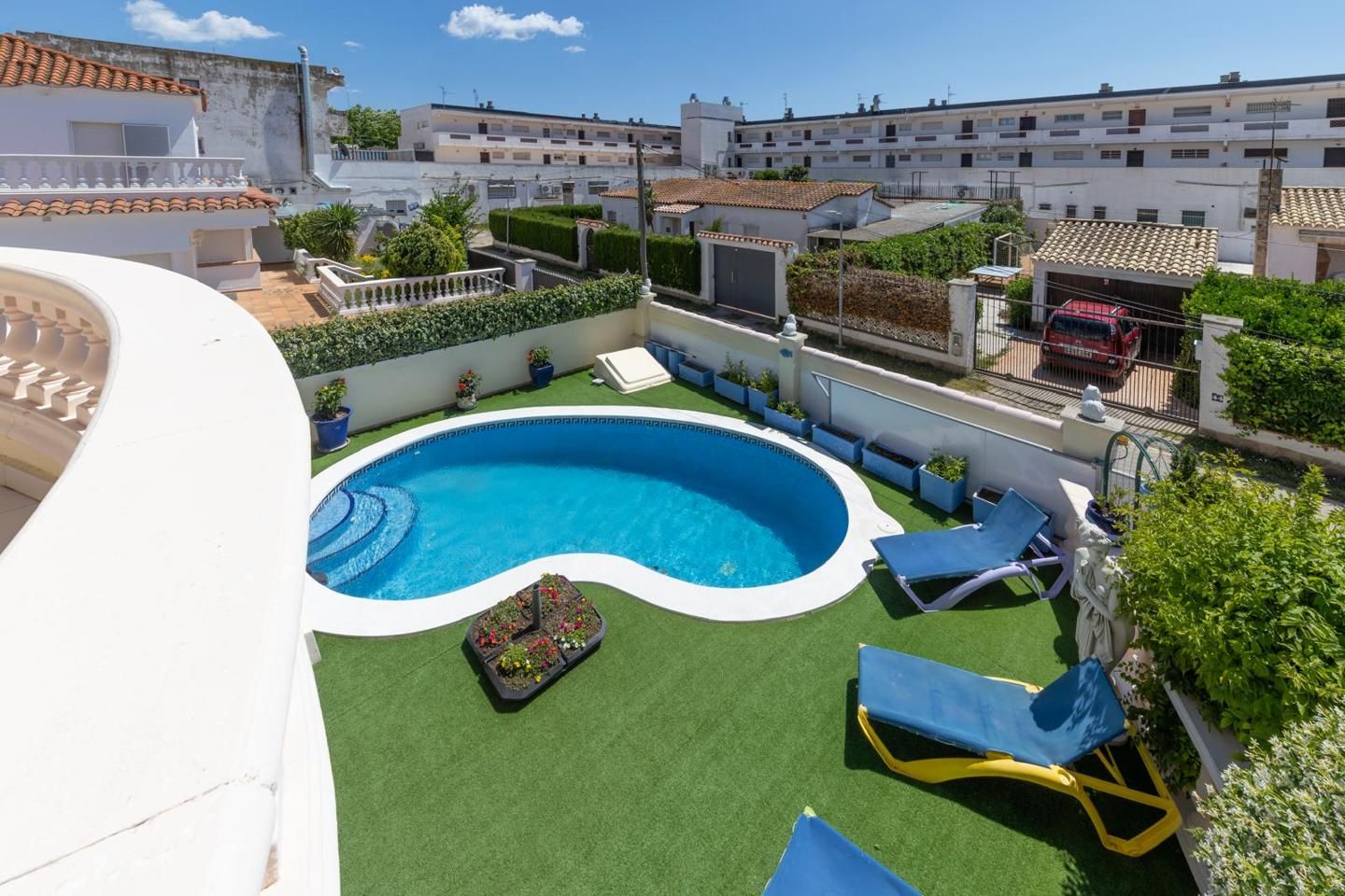 Swimming pool of House or chalet for sale in Empuriabrava  with Air Conditioner, Private garden and Terrace