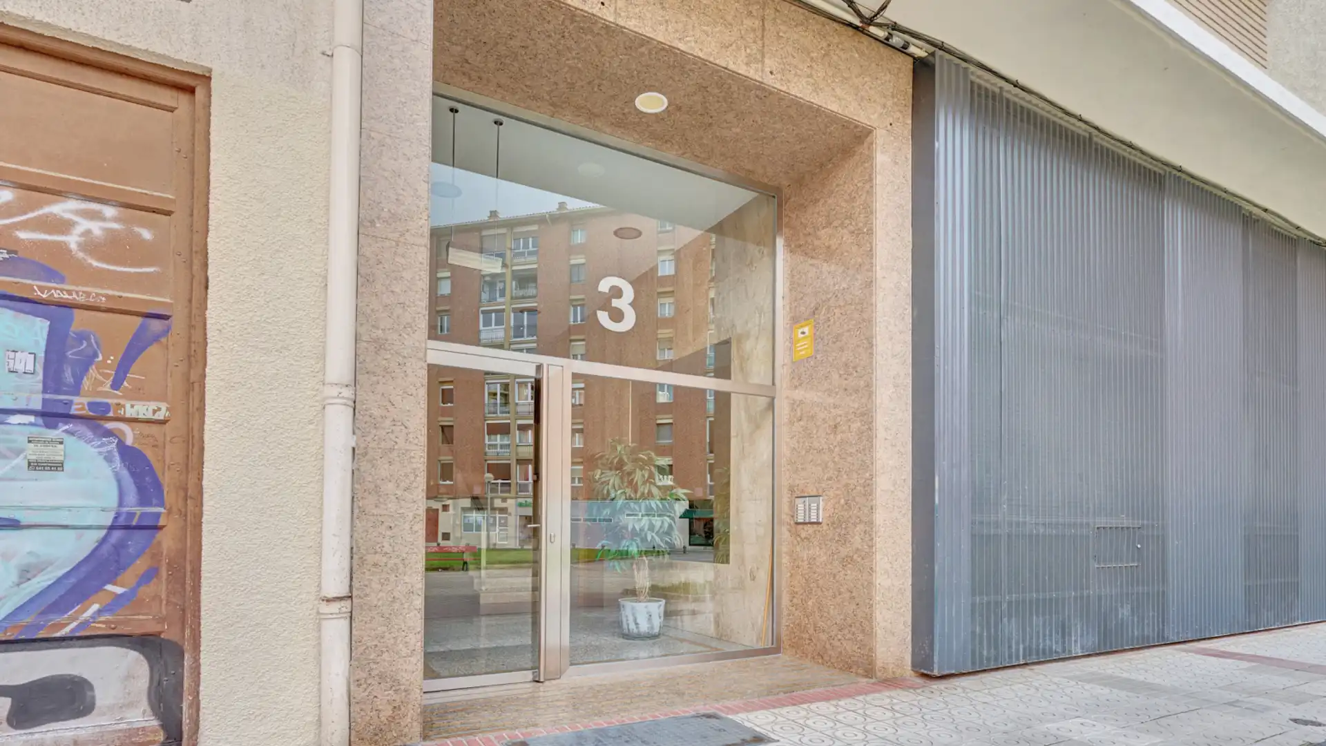 Piso en venta en  Pamplona / Iruña con Calefacción y Parquet