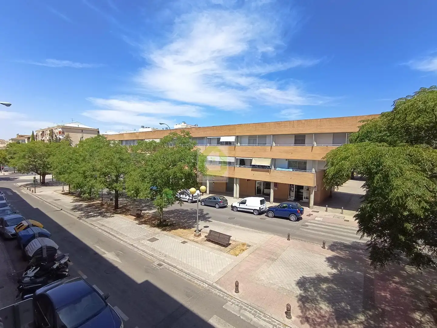Vista exterior de Piso de alquiler en Granada con Calefacción, Trastero y Amueblado