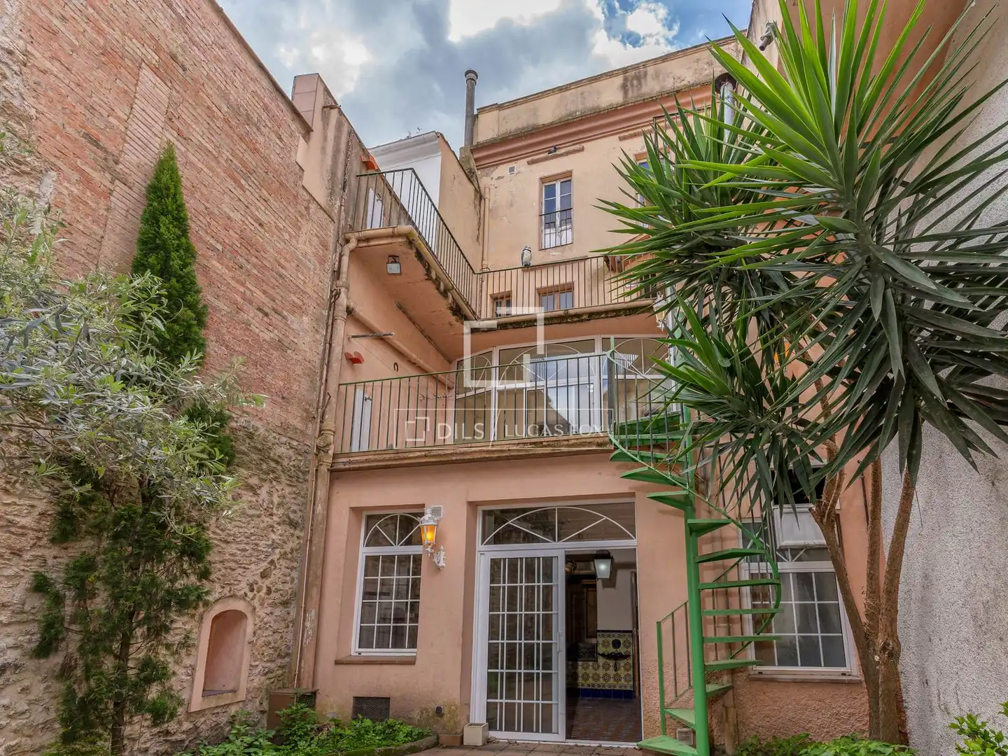 Vista exterior de Casa o chalet en venta en Banyoles con Calefacción y Balcón