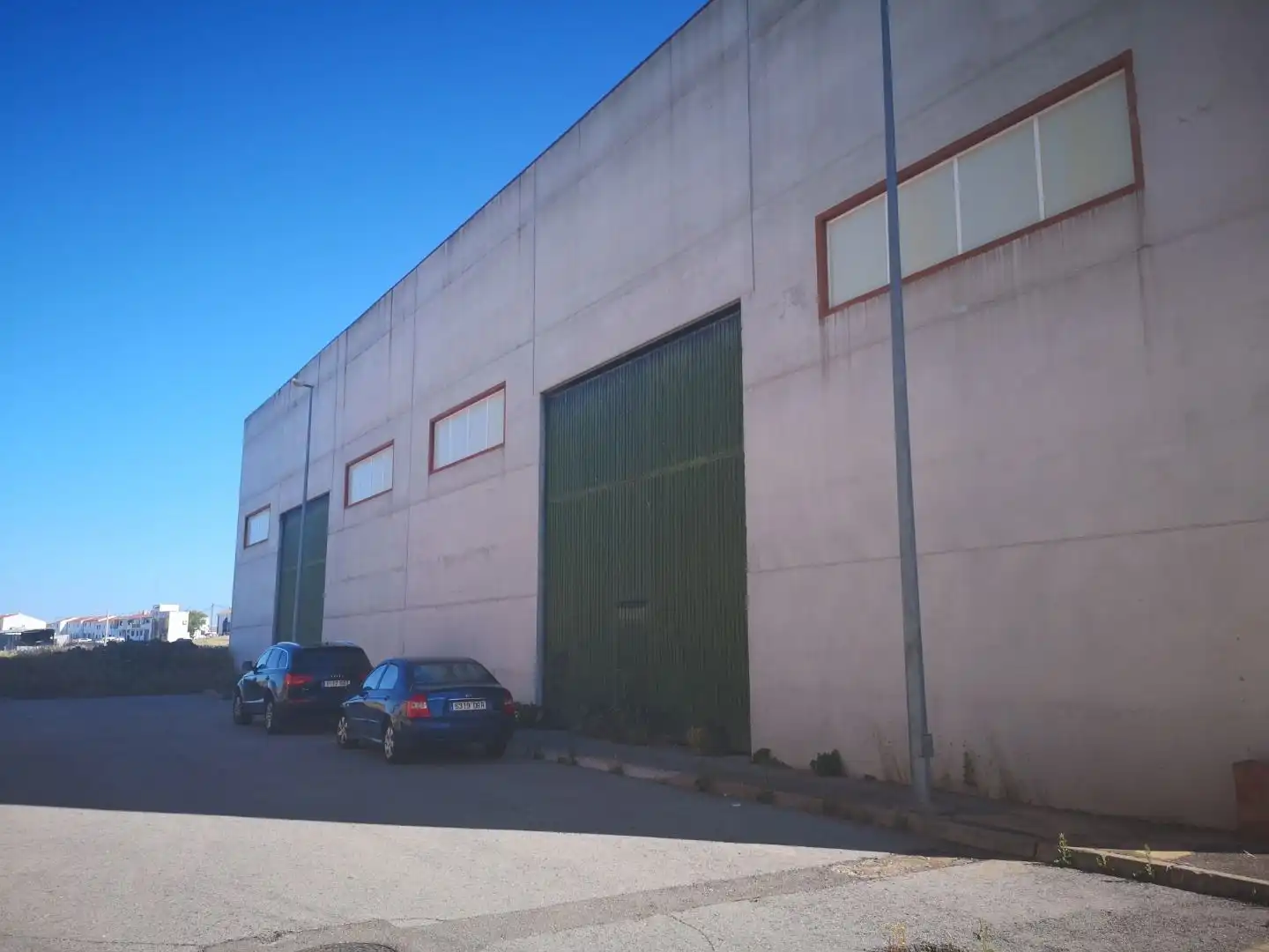 Vista exterior de Nau industrial en venda en Dos Torres