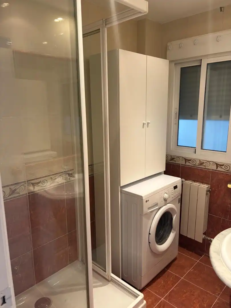 Badezimmer von Wohnungen zur Miete in Zaragoza mit Klimaanlage, Möbliert und Ofen