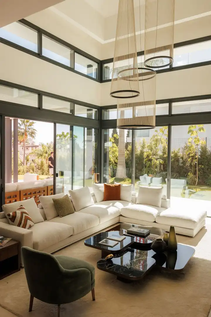 Sala de estar de Casa o chalet en venta en Marbella con Aire acondicionado, Jardín privado y Terraza