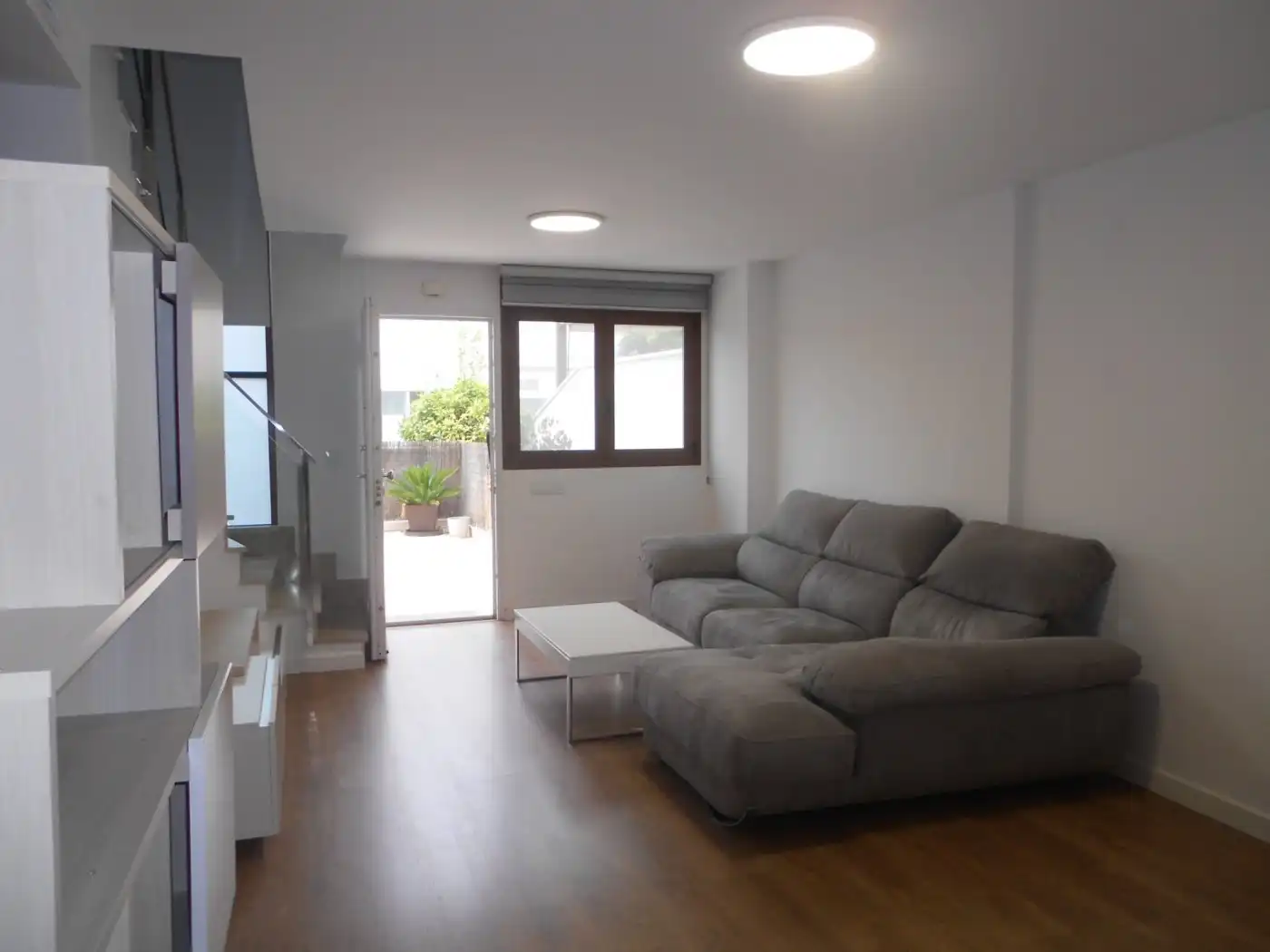 Sala de estar de Casa adosada de alquiler en Murcia con Aire acondicionado, Calefacción y Terraza