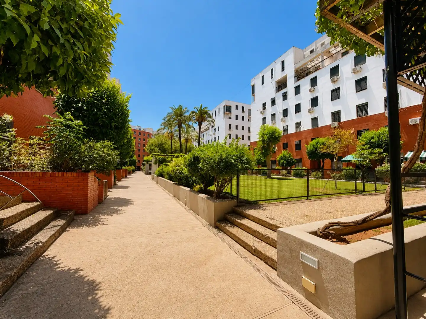 Exterior view of Duplexes for sale in Sevilla  with Air Conditioner and Terrace