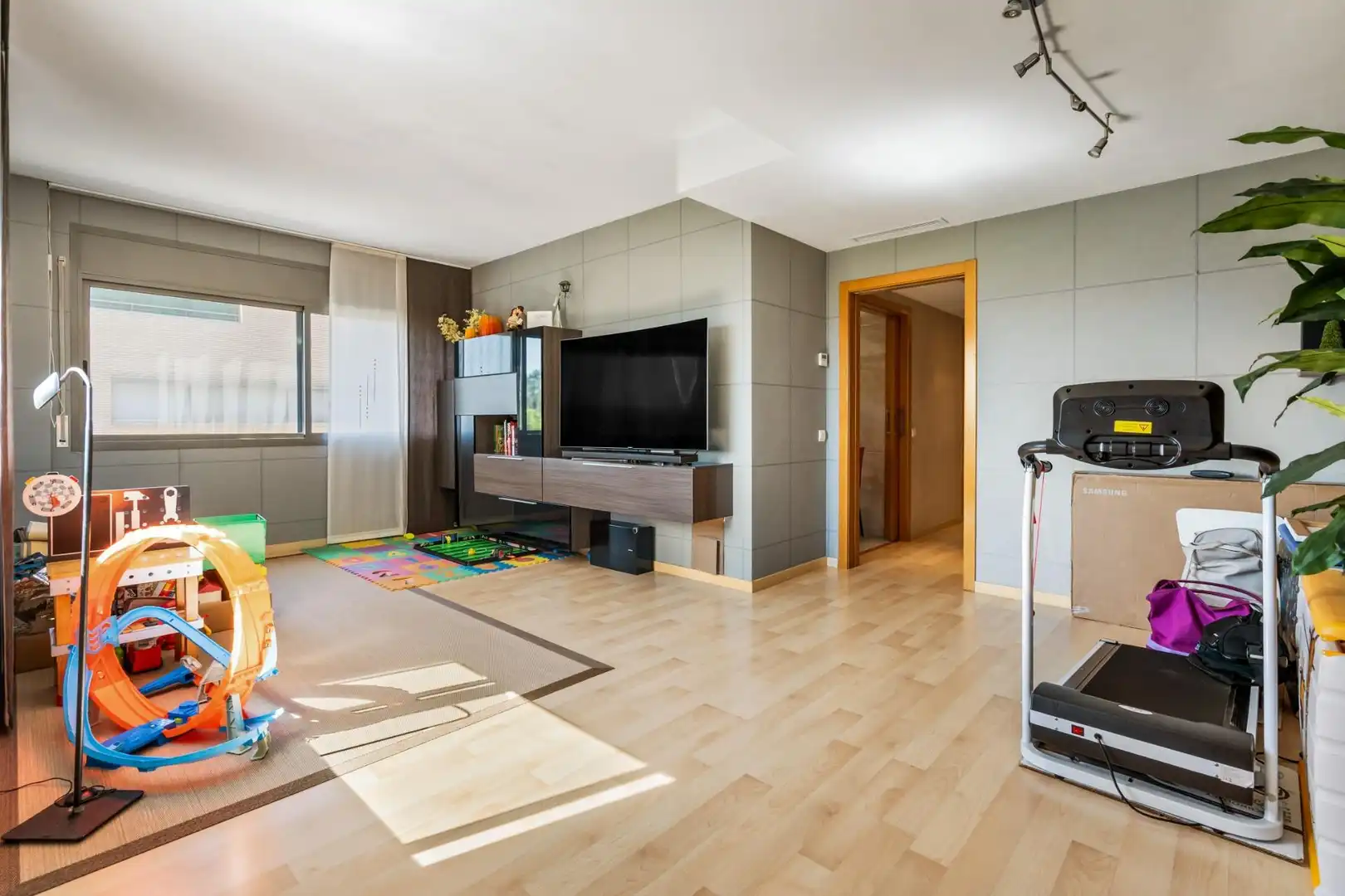 Sala d'estar de Pis en venda en Parets del Vallès amb Aire condicionat, Parquet i Terrassa