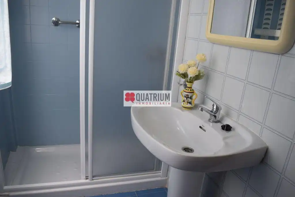 Baño de Casa o chalet en venta en Santiago de Compostela  con Jardín privado y Trastero
