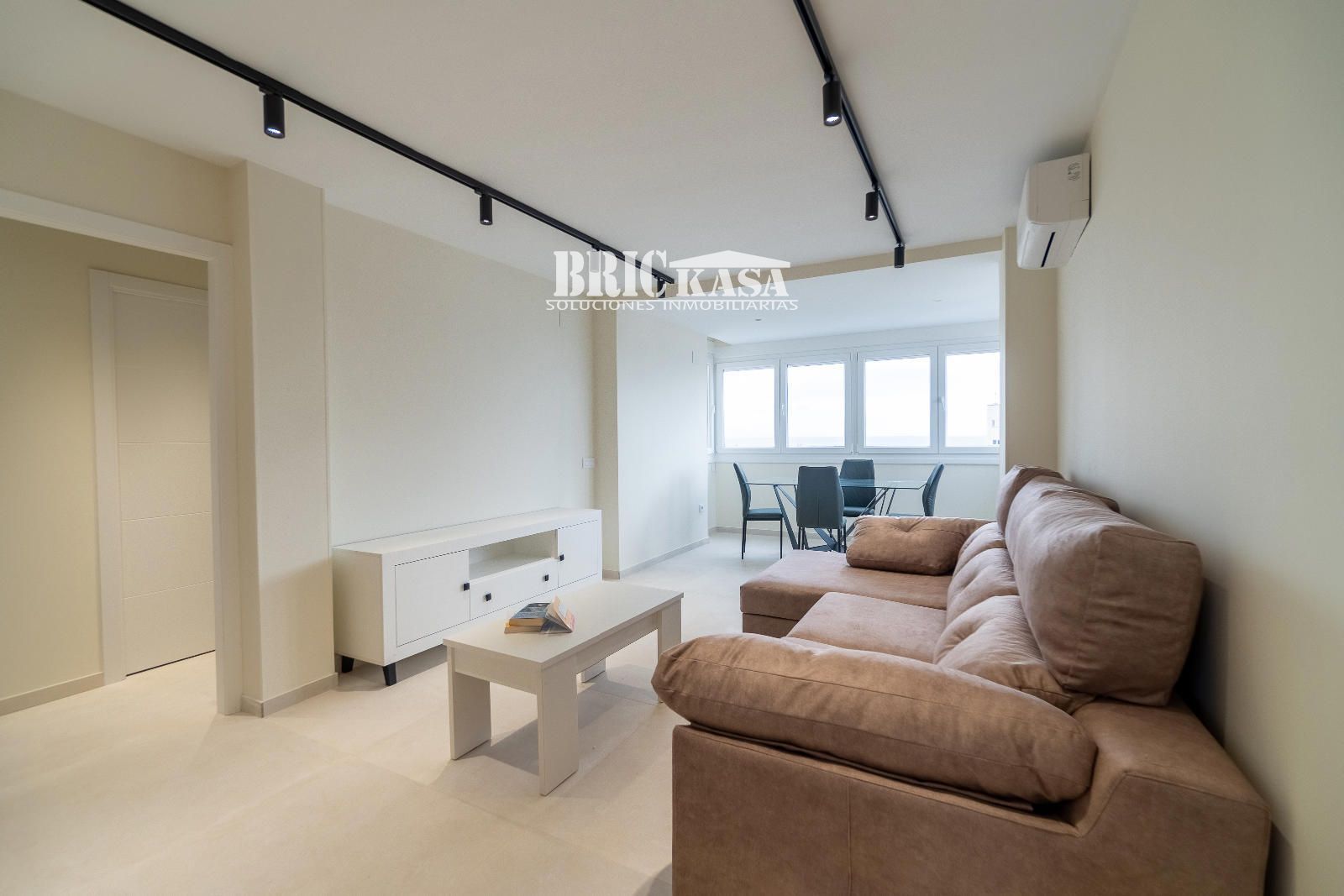 Living room of Flat for sale in Torremolinos  with Air Conditioner, Heating and Terrace