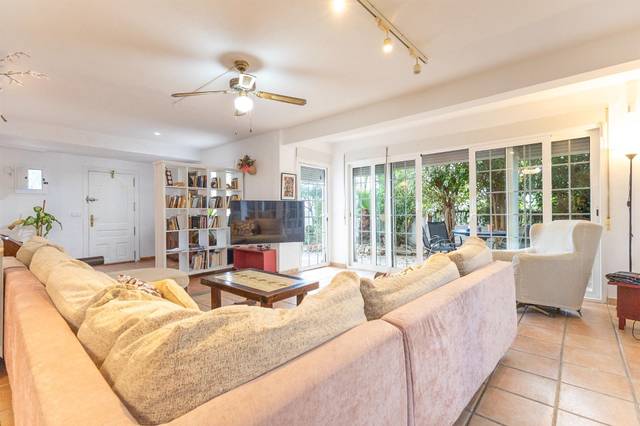 Casa-chalet en Venta en Pueblo Español - Coveta Fumá