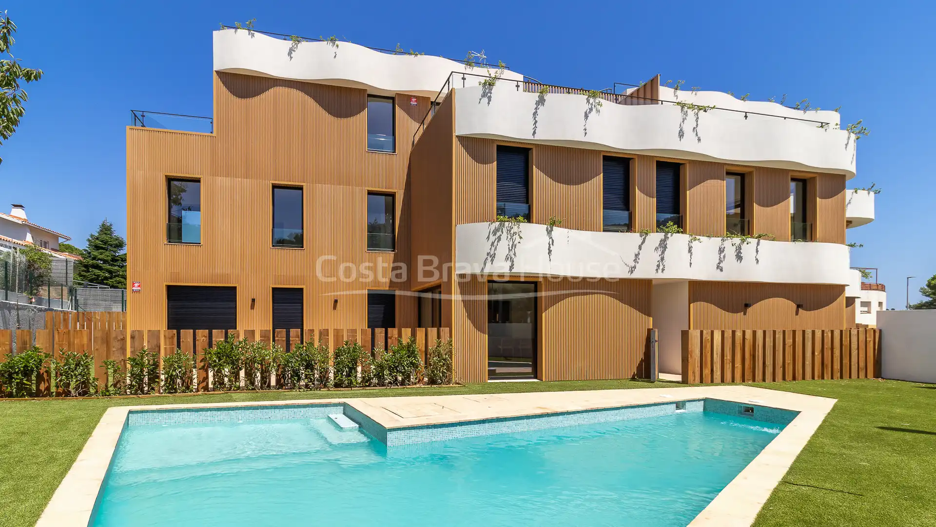 Vista exterior de Apartament en venda en Palamós amb Aire condicionat, Calefacció i Jardí privat