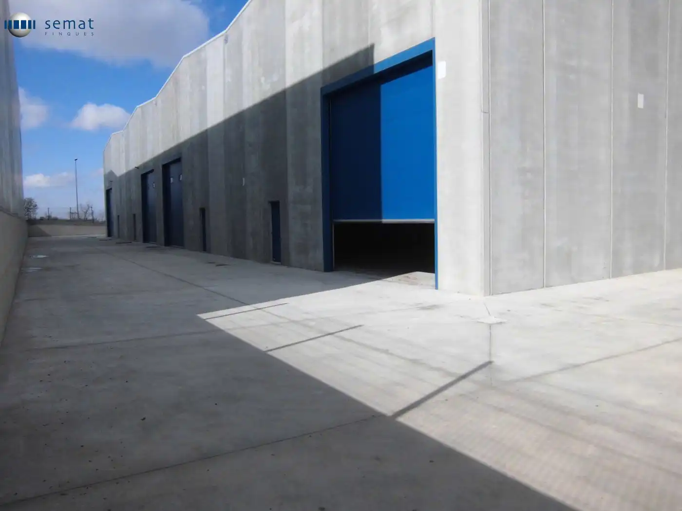 Industrial buildings for sale in Cervera