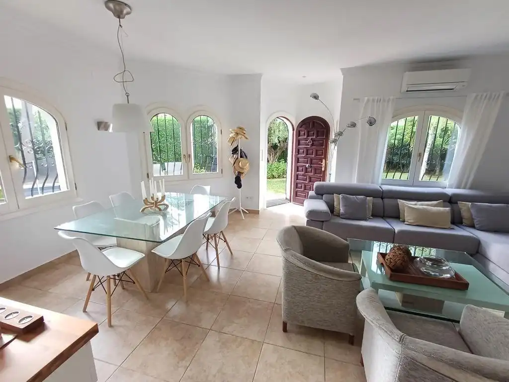 Casa o chalet de alquiler en Oliva Nova