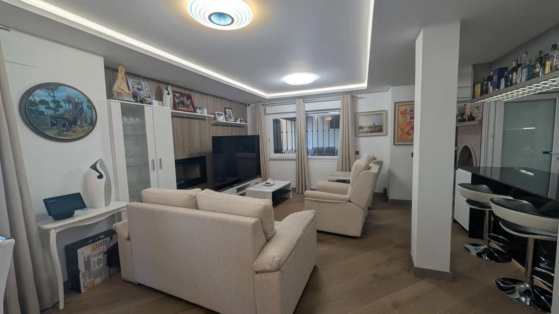 Casa aparellada amb piscina en venda a Rincón de Loix, imagen 17