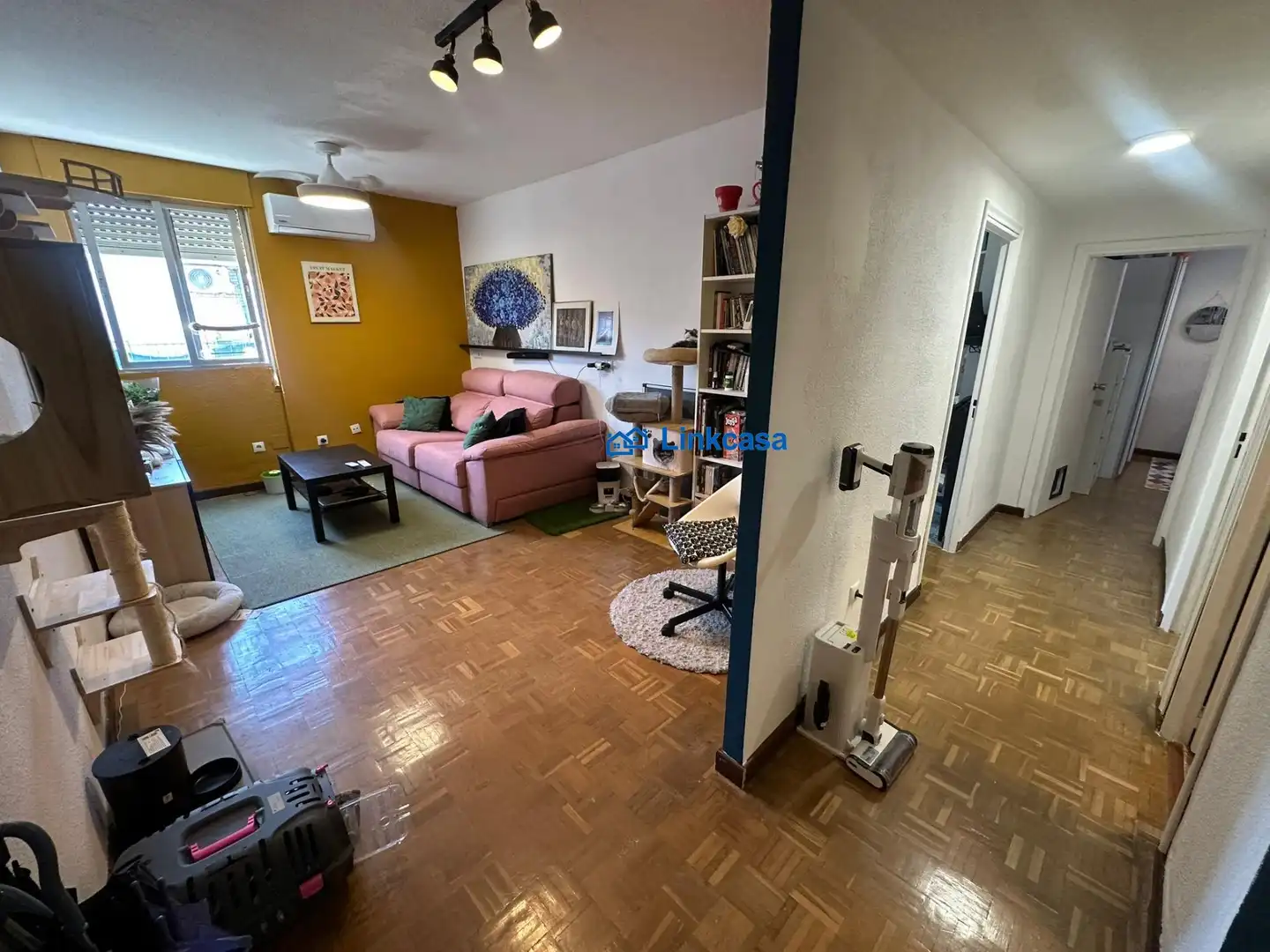 Living room of Flat for sale in Madrid  with Air Conditioner, Heating and Parquet flooring