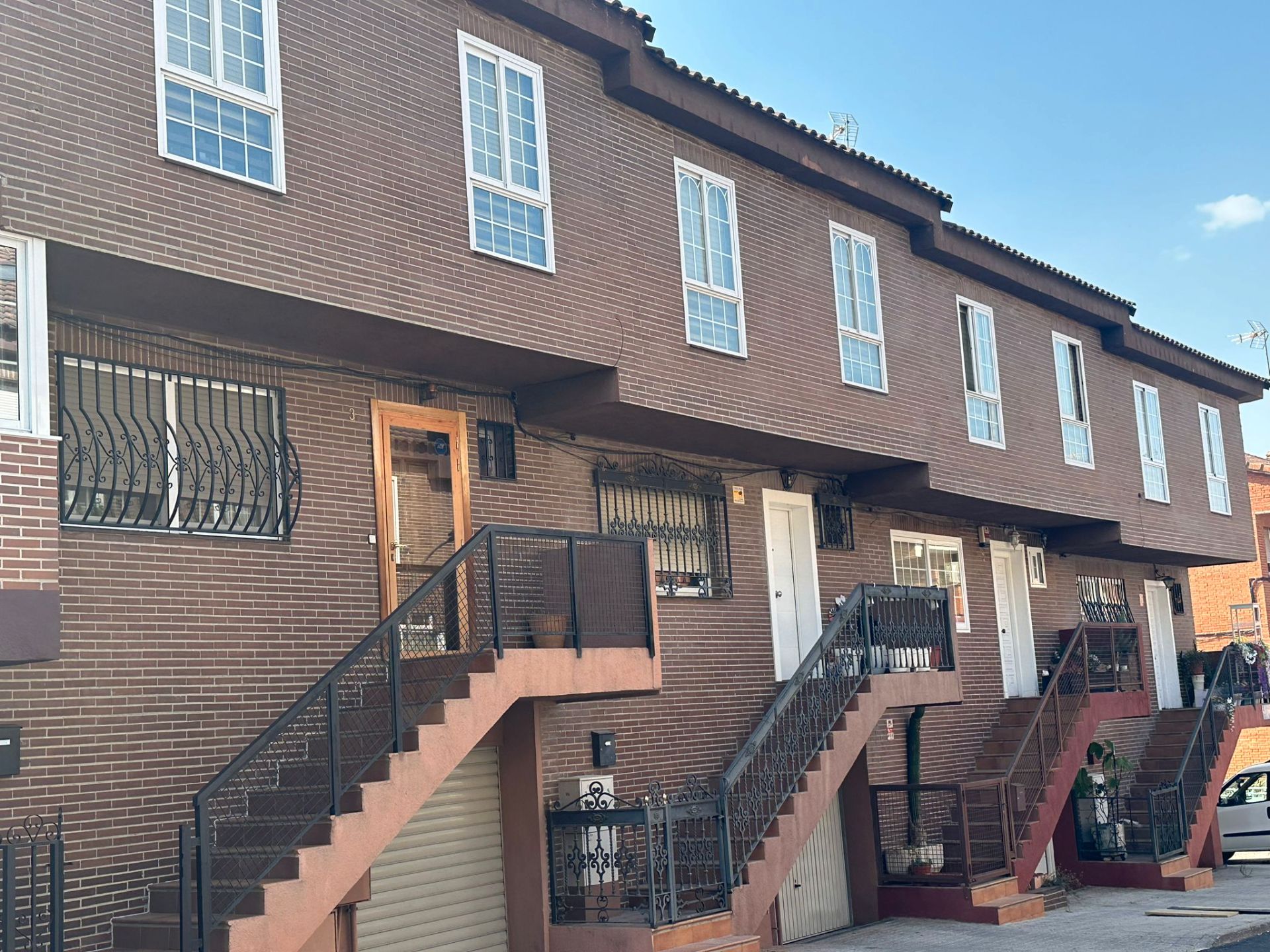 Vista exterior de Casa adosada en venta en Arganda del Rey con Aire acondicionado, Calefacción y Jardín privado