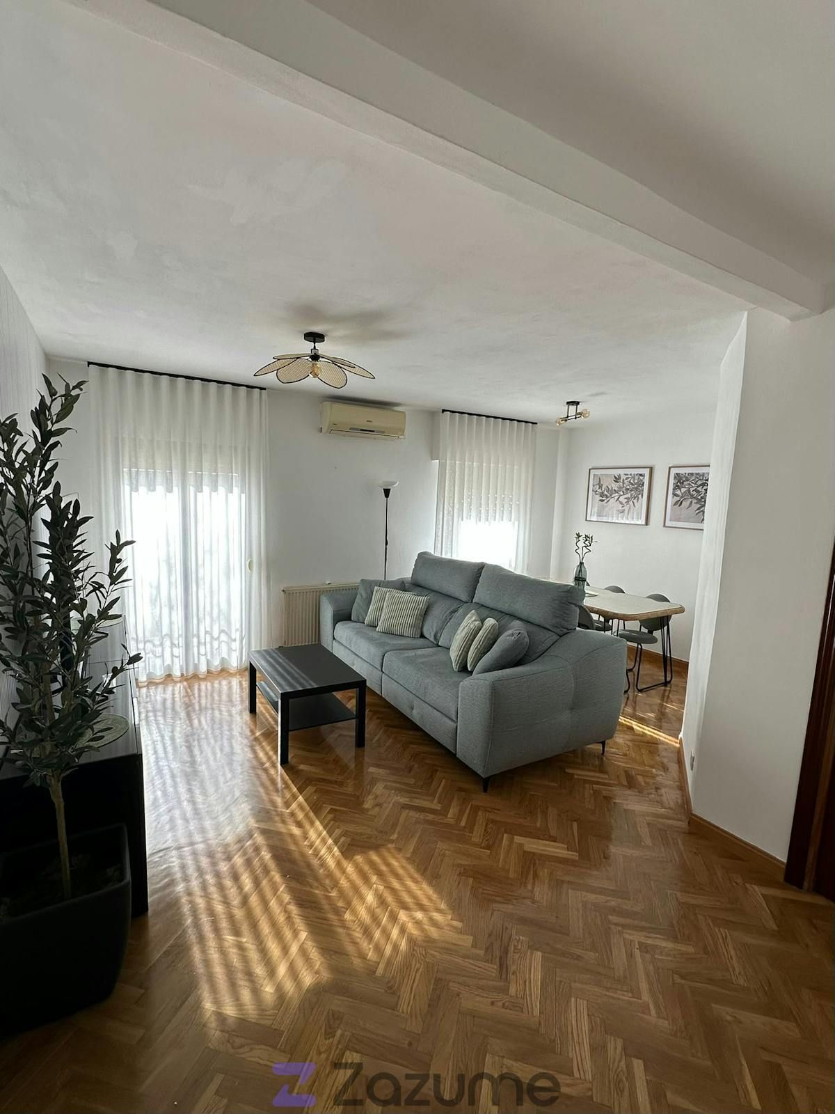 Living room of Flat to rent in Coslada  with Air Conditioner, Heating and Parquet flooring