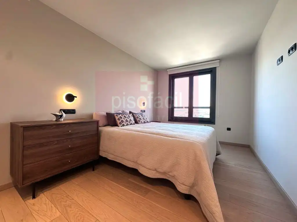 Bedroom of Flat for rent in Lugo