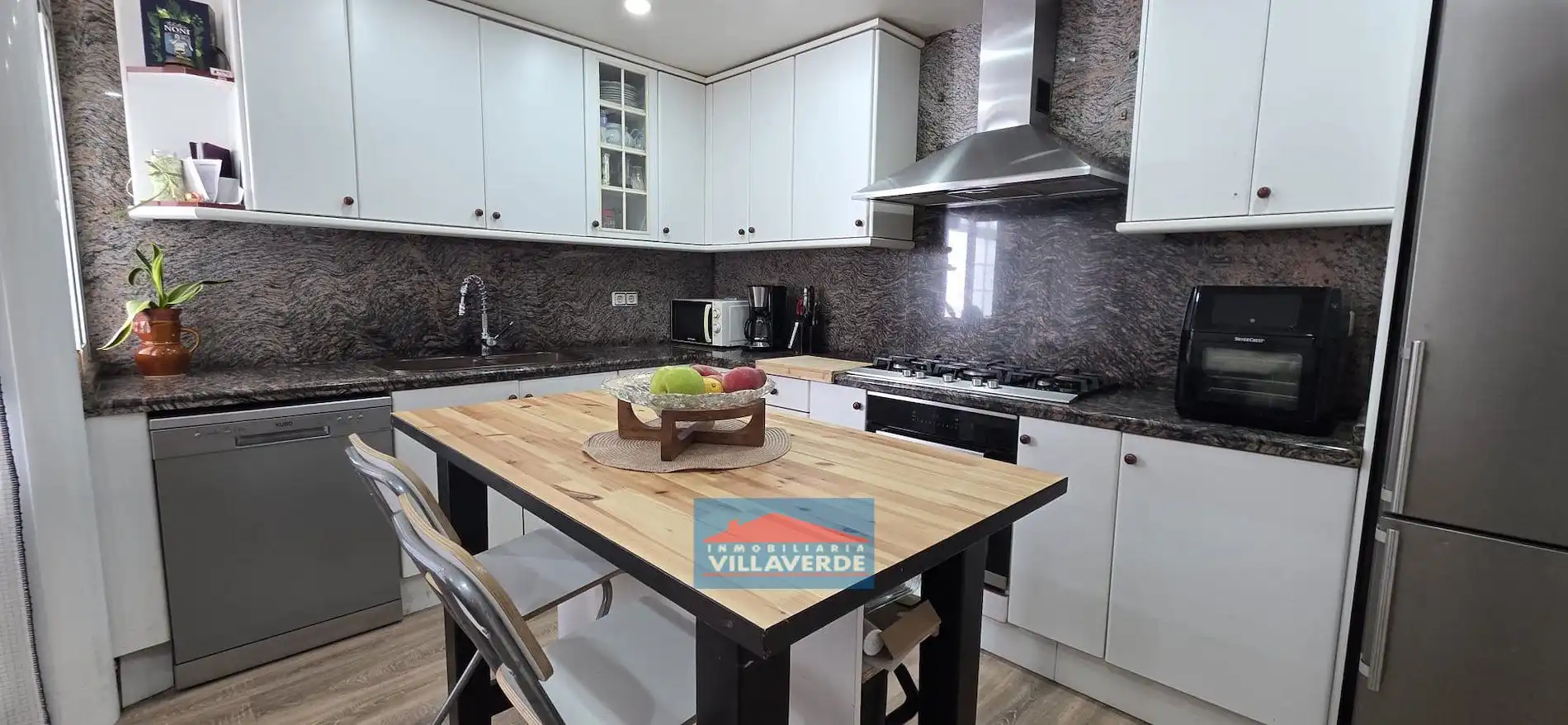 Flat with terrace for sale in Cangas pueblo