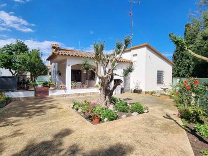 Exterior view of House or chalet for sale in Sant Pere Pescador  with Air Conditioner and Terrace