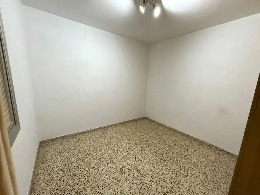 Piso en venta en Cornellà de Llobregat con Balcón