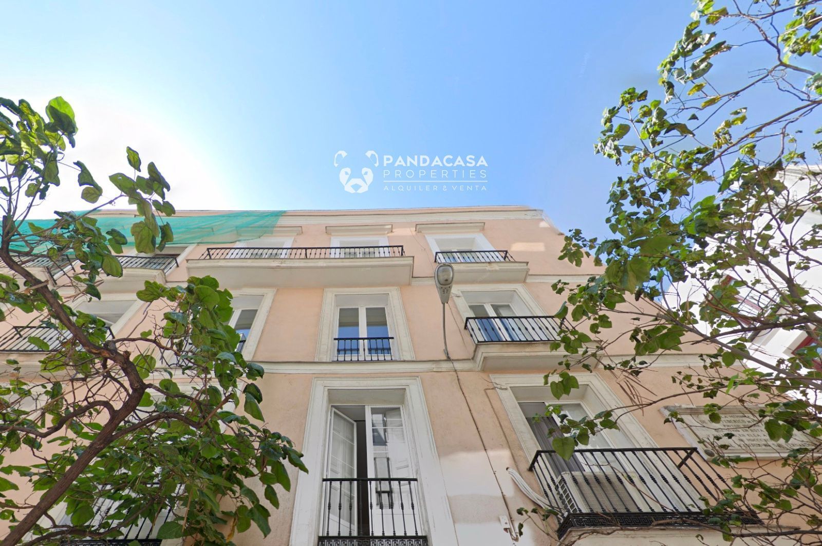 Exterior view of Flat to rent in  Madrid Capital  with Air Conditioner, Heating and Terrace