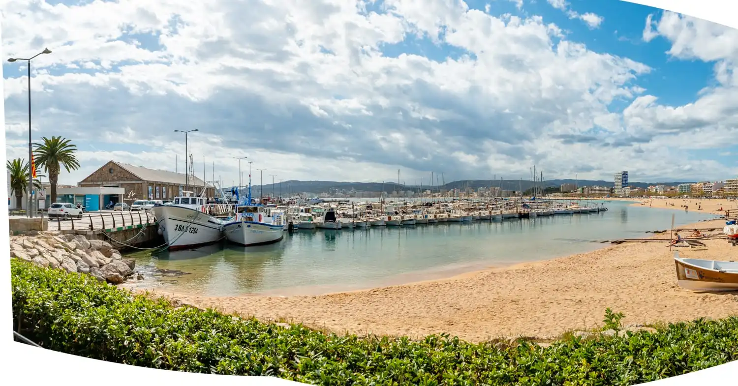 Aparcament de Apartament en venda en Palamós amb Aire condicionat, Calefacció i Terrassa