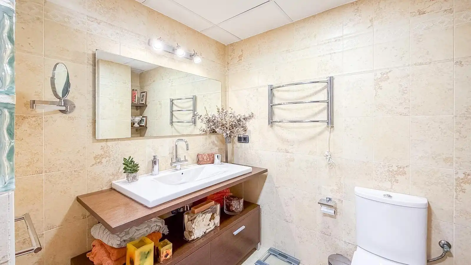Bathroom of Flat for sale in Málaga  with Air Conditioner, Heating and Private garden