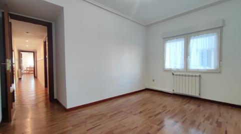 Foto 4 de Piso de alquiler en Gijón - Av Pablo Iglesias, 91, La Arena, Gijón