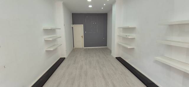 Local comercial en Alquiler en Carrer de la Pianista Empar Iturbi en Malilla