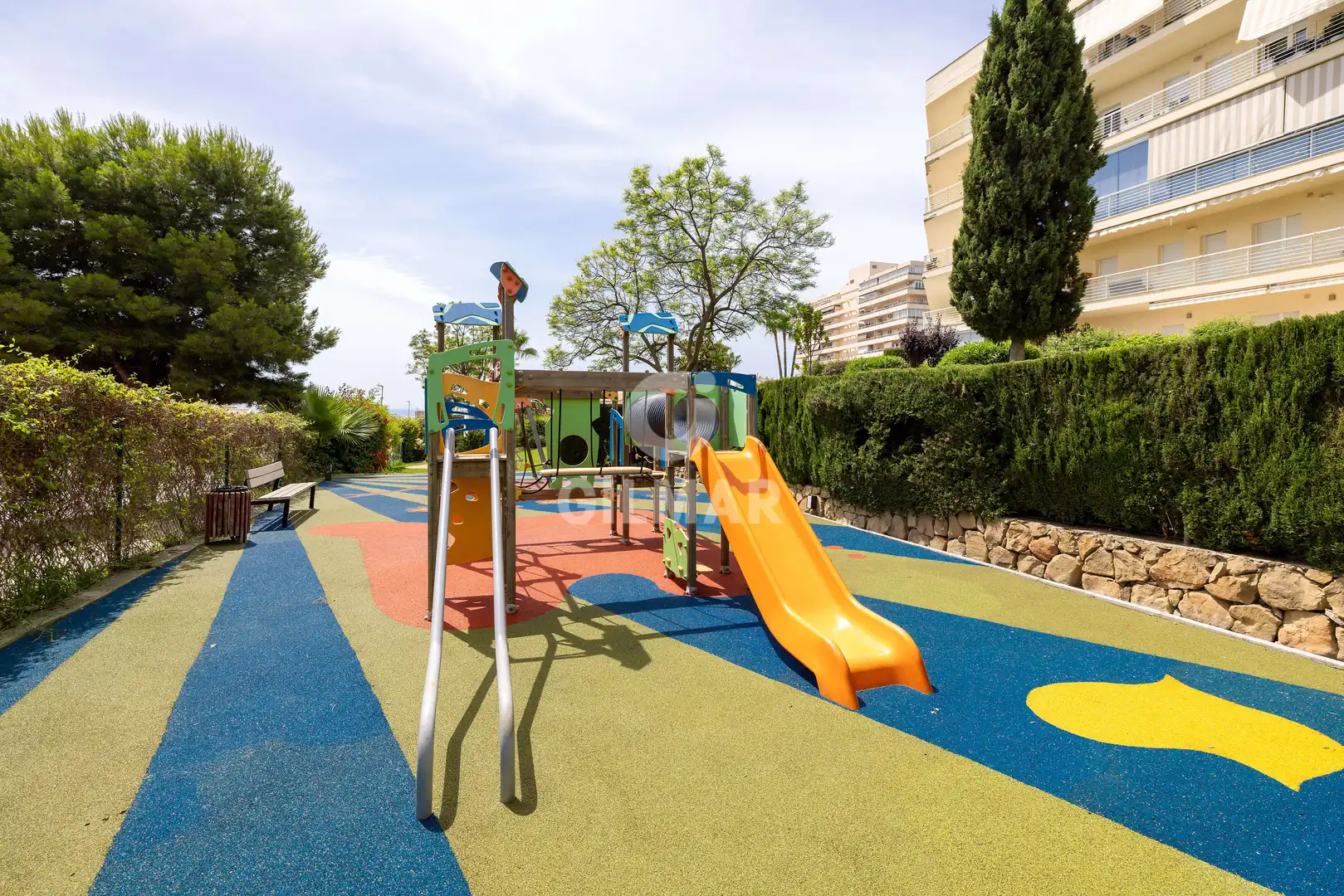 Vista exterior de Dúplex en venta en Benalmádena con Calefacción, Jardín privado y Piscina