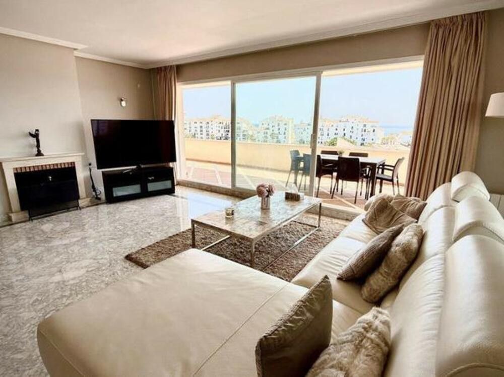 Living room of Apartment to rent in Marbella  with Air Conditioner, Terrace and Swimming Pool