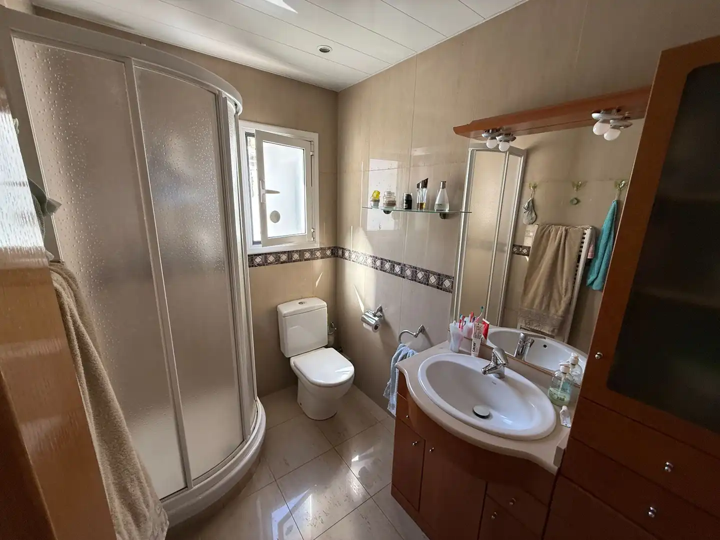 Bathroom of Flat for sale in Santa Coloma de Gramenet  with Air Conditioner, Heating and Terrace