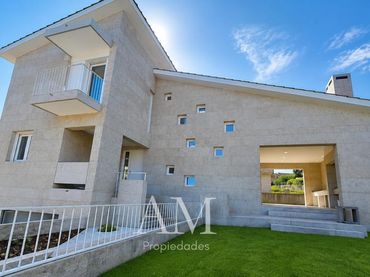Detached house with garden for sale in Salgueiro