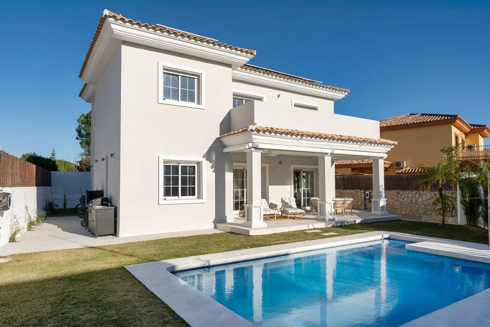 Vista exterior de Casa o chalet en venta en Mijas con Terraza y Balcón