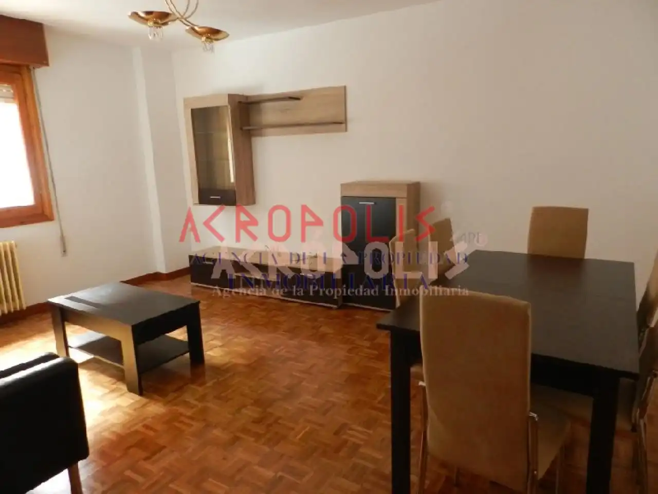 Sala d'estar de Pis en venda en Benavente amb Calefacció, Parquet i Traster