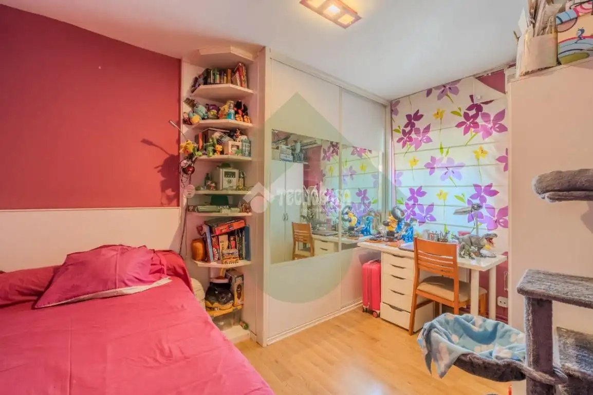 Bedroom of Flat for sale in Madrid  with Air Conditioner and Heating