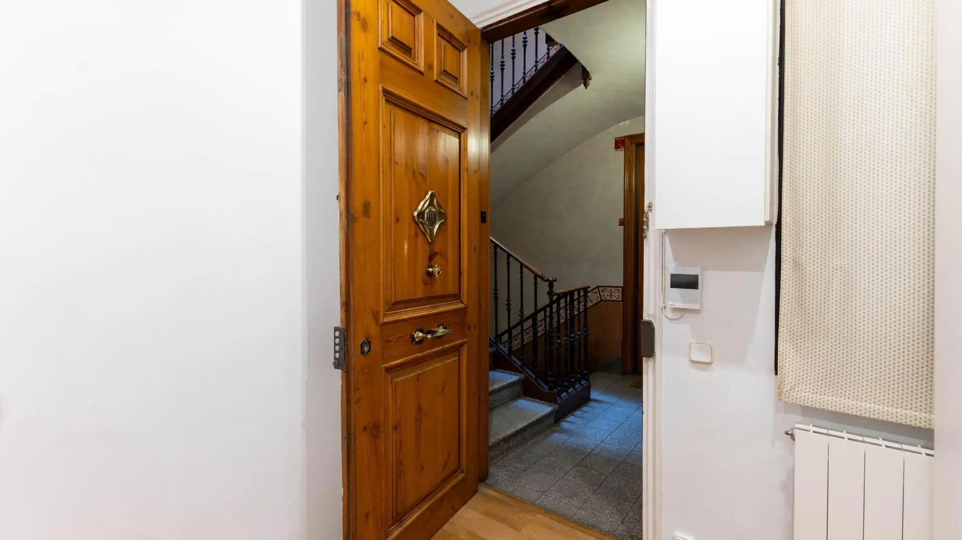 Wohnung zum Verkauf in Barcelona mit Klimaanlage, Heizung und Parkett