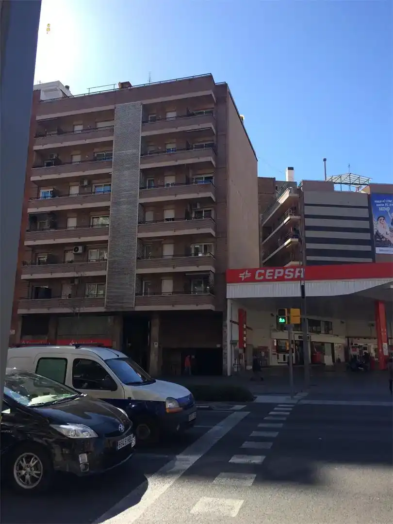 Vista exterior de Ático para compartir en Barcelona con Aire acondicionado, Amueblado y Horno