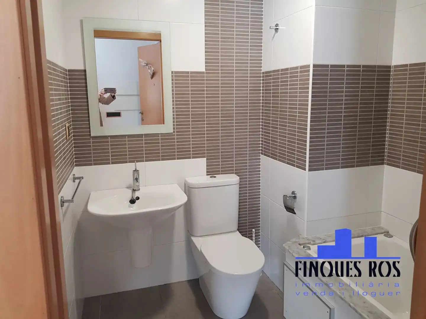 Bathroom of Flat for sale in Vinaròs  with Furnished, Oven and Washing machine