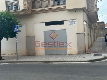 Locale commerciale in vendita a Almendralejo
