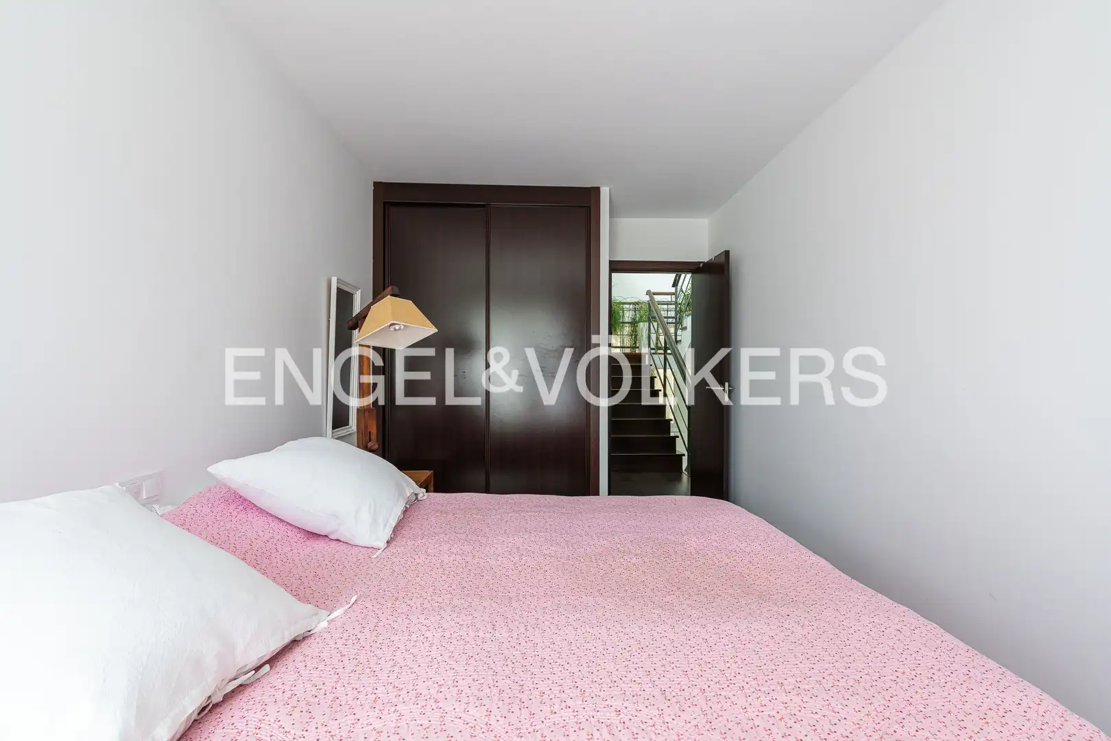 Habitación de Casa adosada en venta en Las Rozas de Madrid con Aire acondicionado, Calefacción y Jardín privado