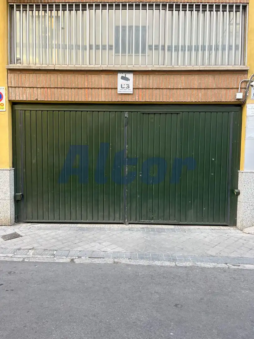 Garage for sale in SATURNINO CALLEJA, Ciudad Jardín