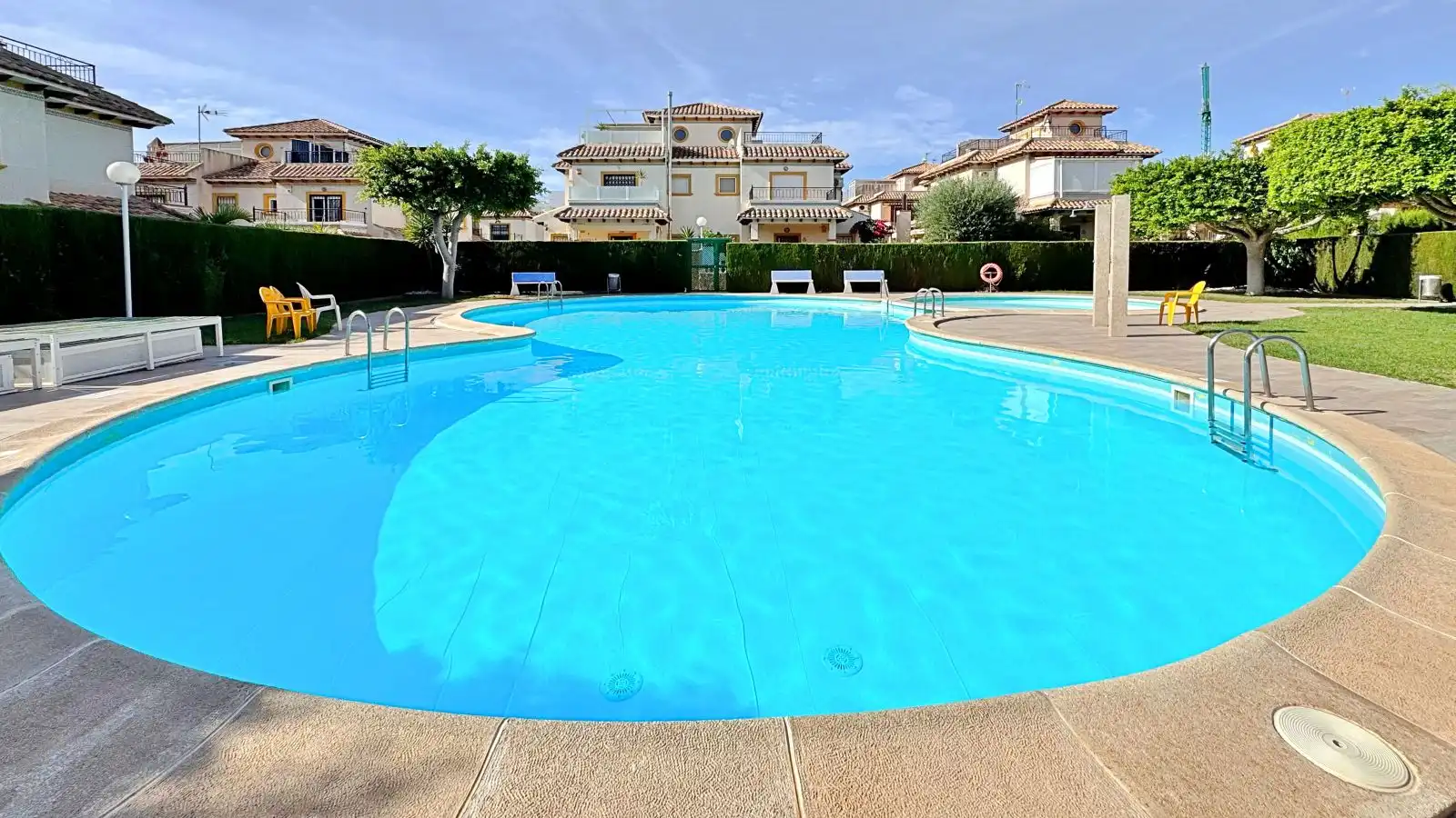 Piscina de Casa o chalet en venta en Orihuela con Aire acondicionado, Calefacción y Jardín privado