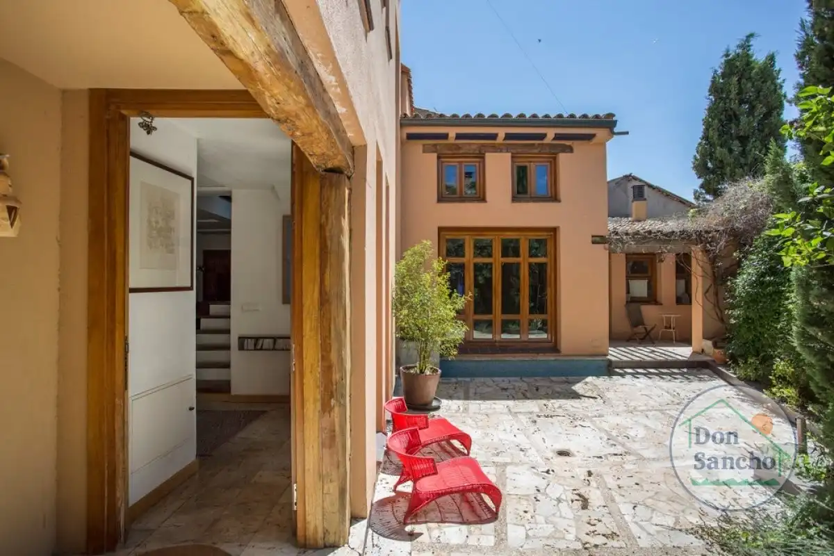Exterior view of Houses for sale in Simancas  with Heating