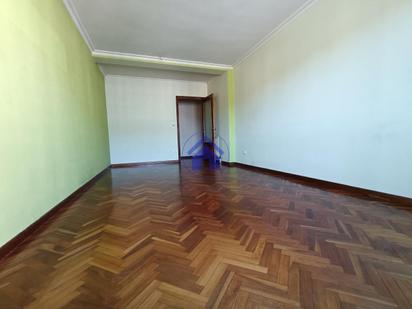 Dormitori de Àtic en venda en Vigo  amb Calefacció, Parquet i Terrassa