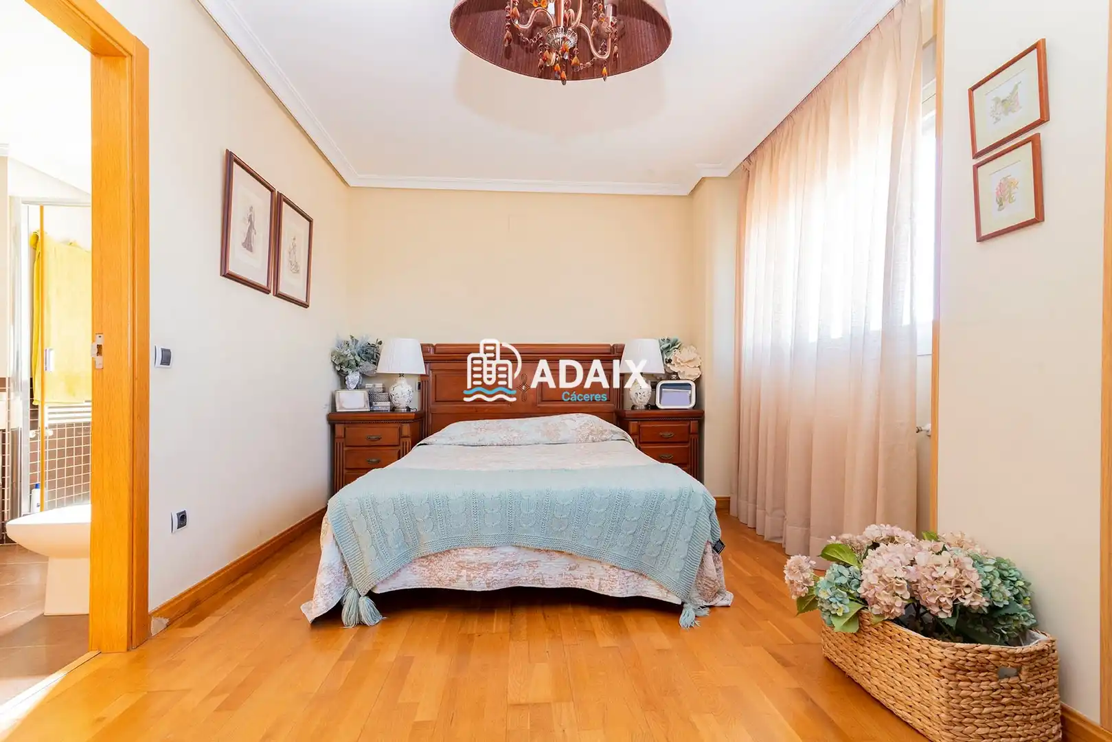 Habitación de Ático en venta en Cáceres con Aire acondicionado, Calefacción y Terraza