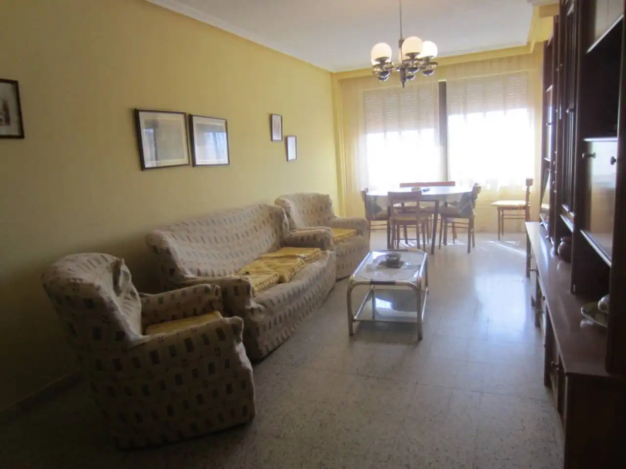 Sala de estar de Piso en venta en Sancti-Spíritus (Salamanca) con Calefacción, Terraza y Amueblado
