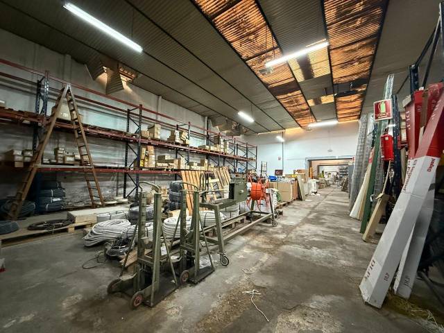 Local comercial en Venta en Félix del Río en Barrio de Benicalap