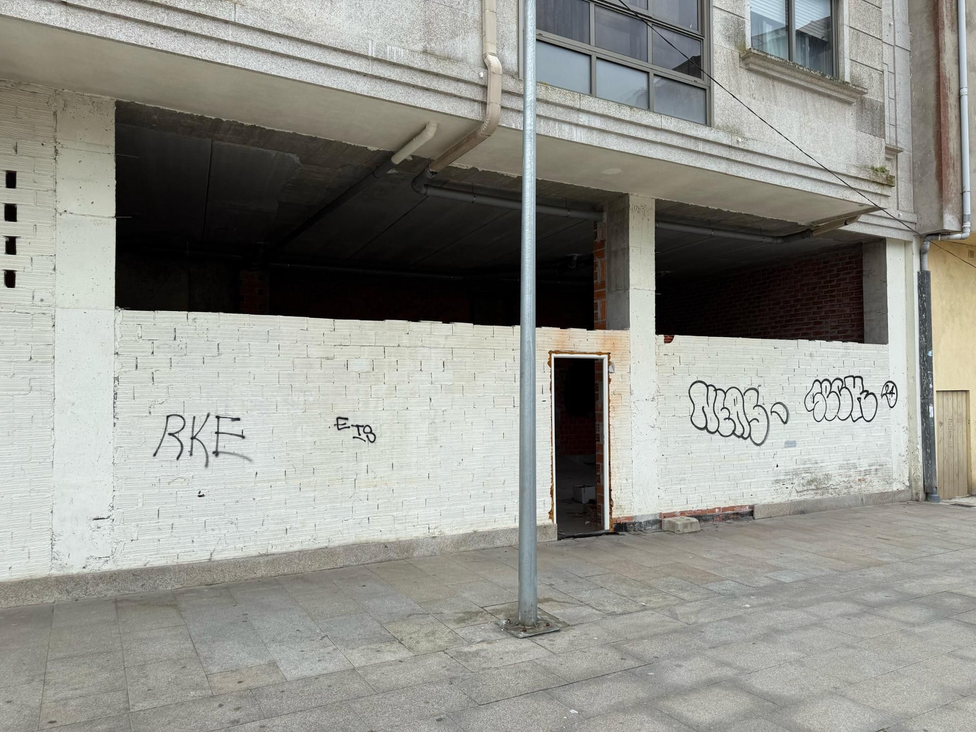 Vista exterior de Local de alquiler en A Capela 